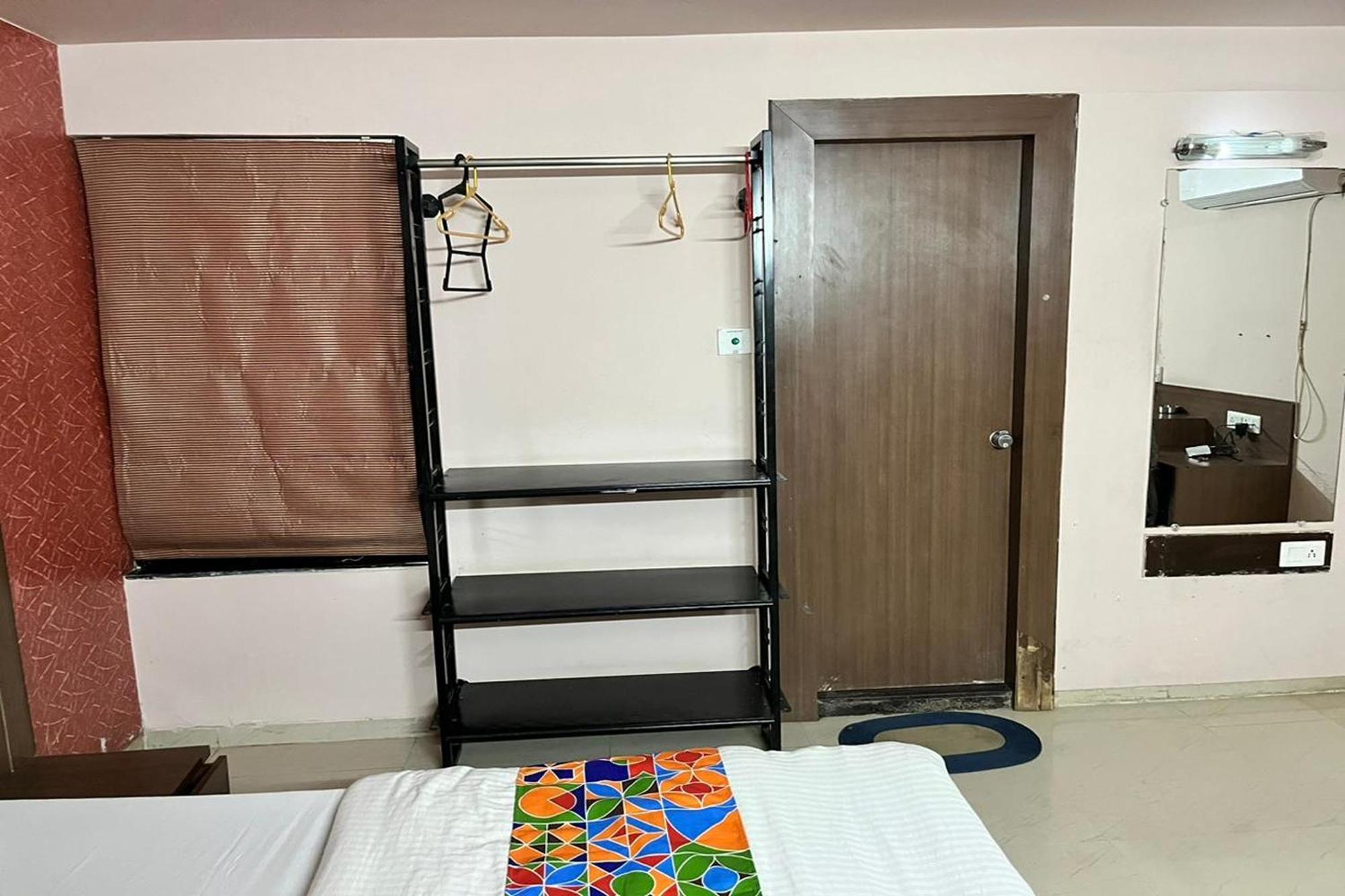 Hotel Shailly Inn Ahmedabad Exterior foto
